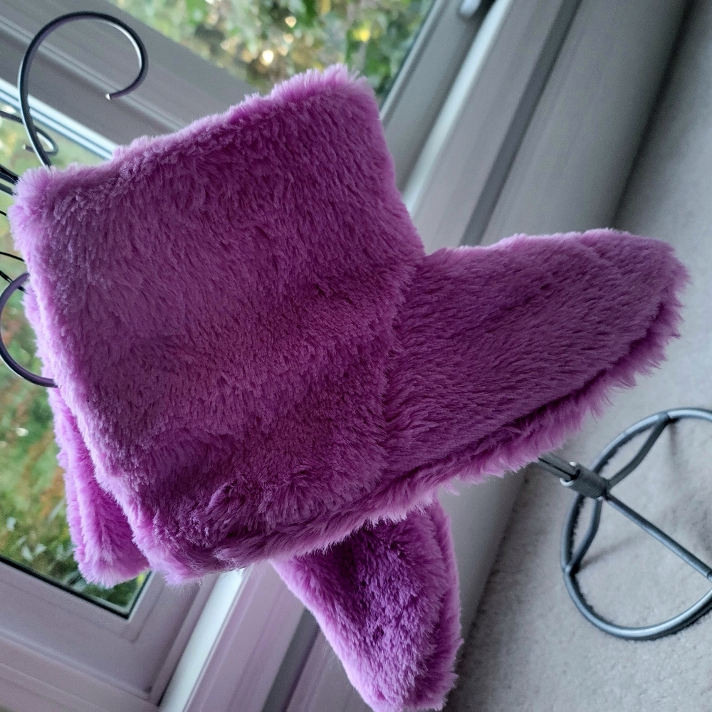 Size 11 Chatties Women’s Slippers Purple